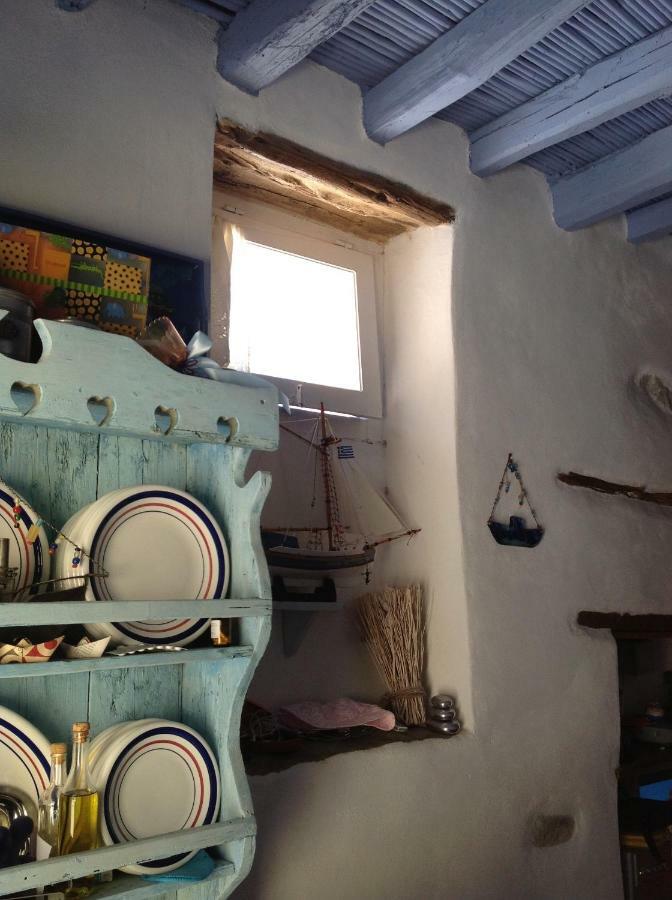 Traditional Medieval Stone House In "Ano Syros" Dış mekan fotoğraf