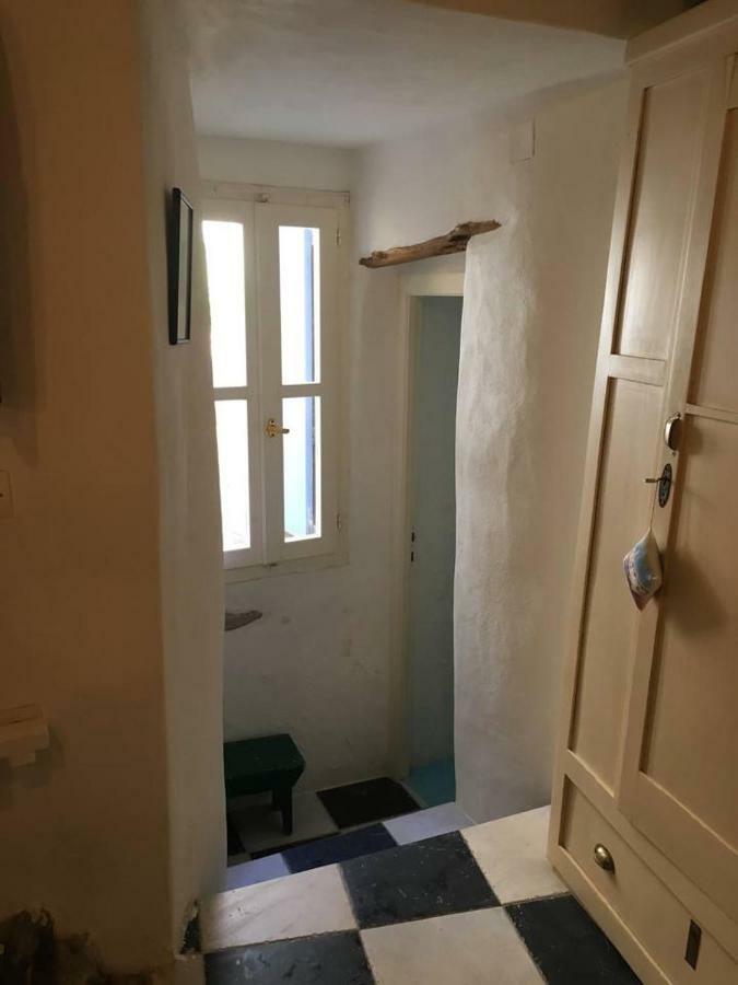 Traditional Medieval Stone House In "Ano Syros" Dış mekan fotoğraf