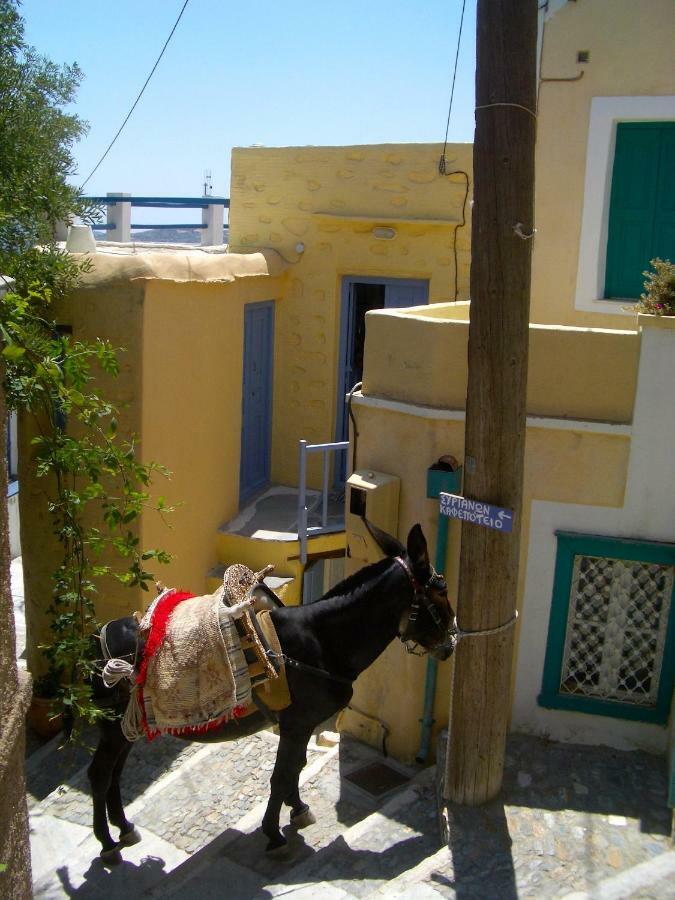 Traditional Medieval Stone House In "Ano Syros" Dış mekan fotoğraf