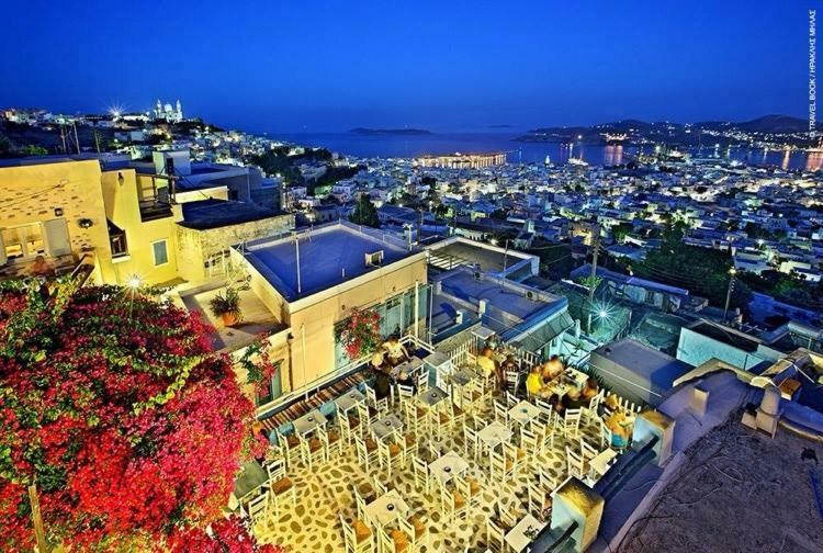Traditional Medieval Stone House In "Ano Syros" Dış mekan fotoğraf