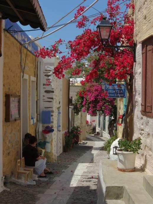 Traditional Medieval Stone House In "Ano Syros" Dış mekan fotoğraf