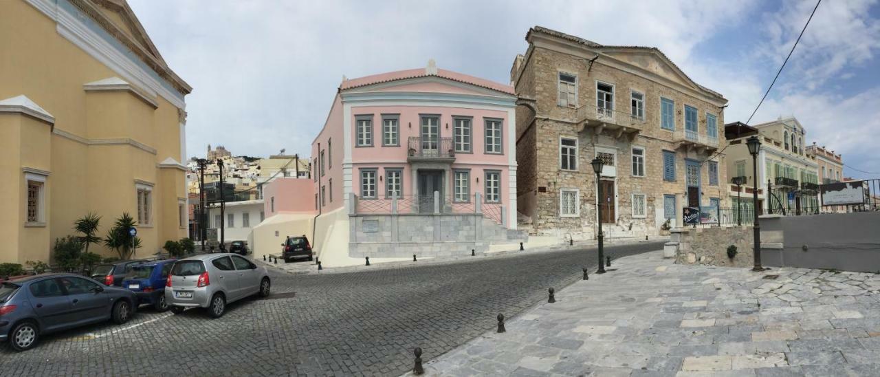 Traditional Medieval Stone House In "Ano Syros" Dış mekan fotoğraf