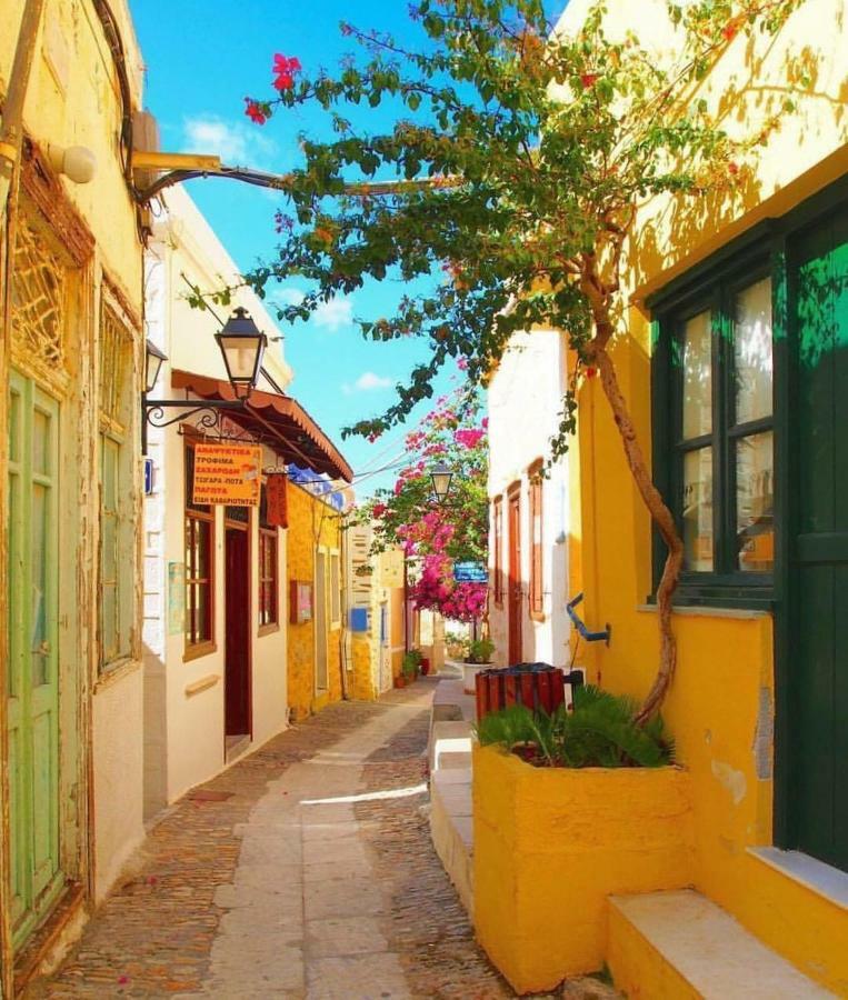 Traditional Medieval Stone House In "Ano Syros" Dış mekan fotoğraf