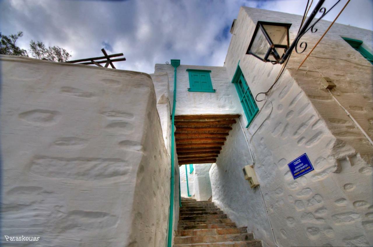 Traditional Medieval Stone House In "Ano Syros" Dış mekan fotoğraf